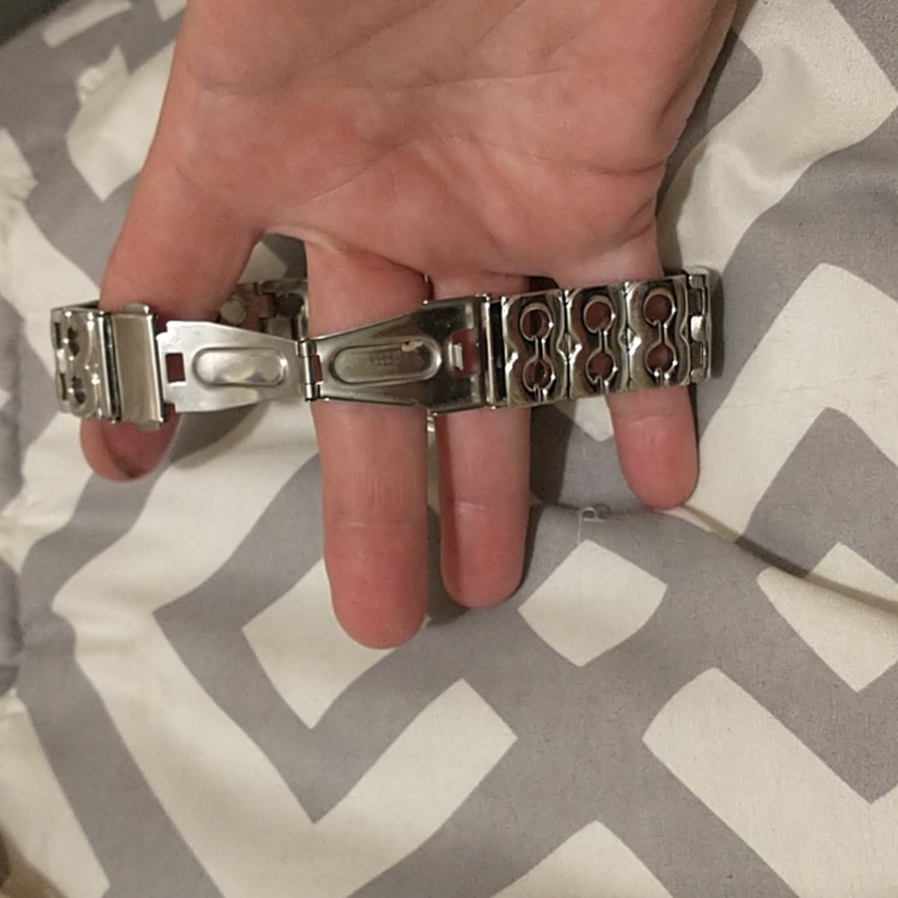 Beautiful Quartz Silver Crystal Watch! - Picture 5 of 13